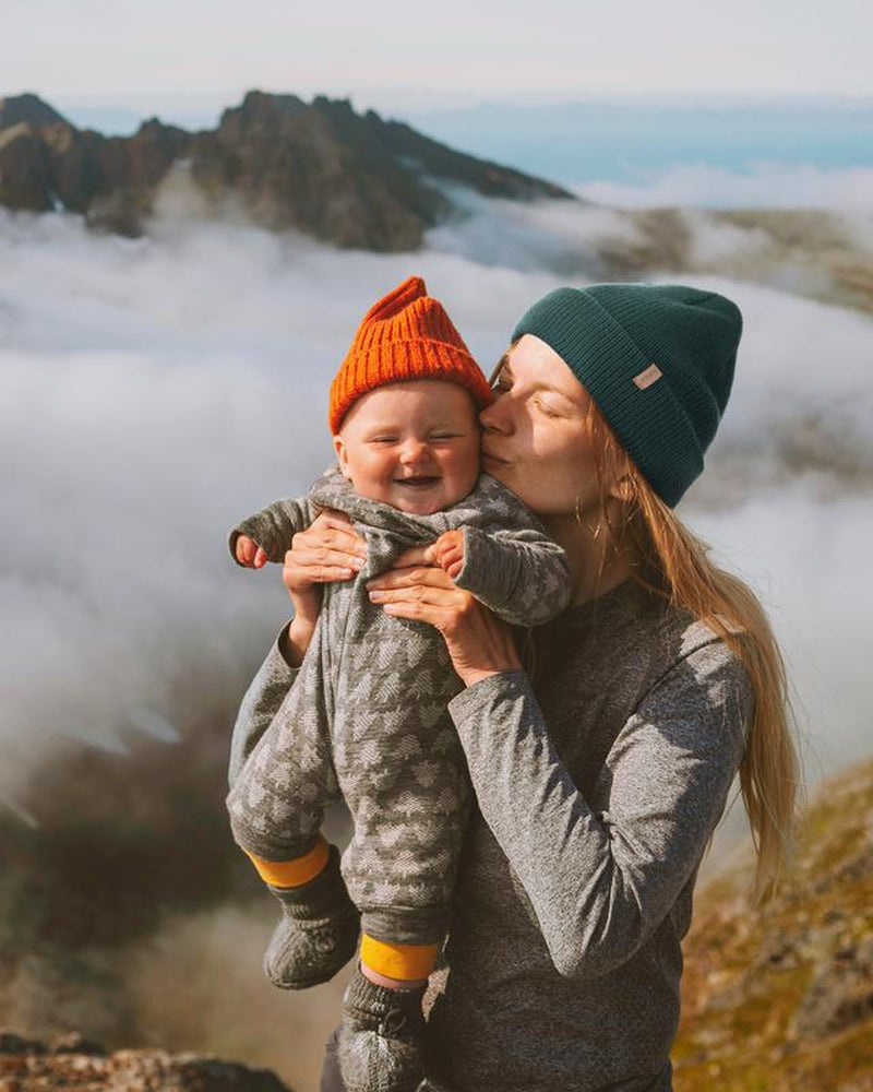 Stay cozy this winter with the FURTALK Cuffed Beanie! Perfect for everyone, this stylish knit skull cap is your new go-to for warmth on the slopes! 🧢❄️ #WinterFashion #BeanieSeason